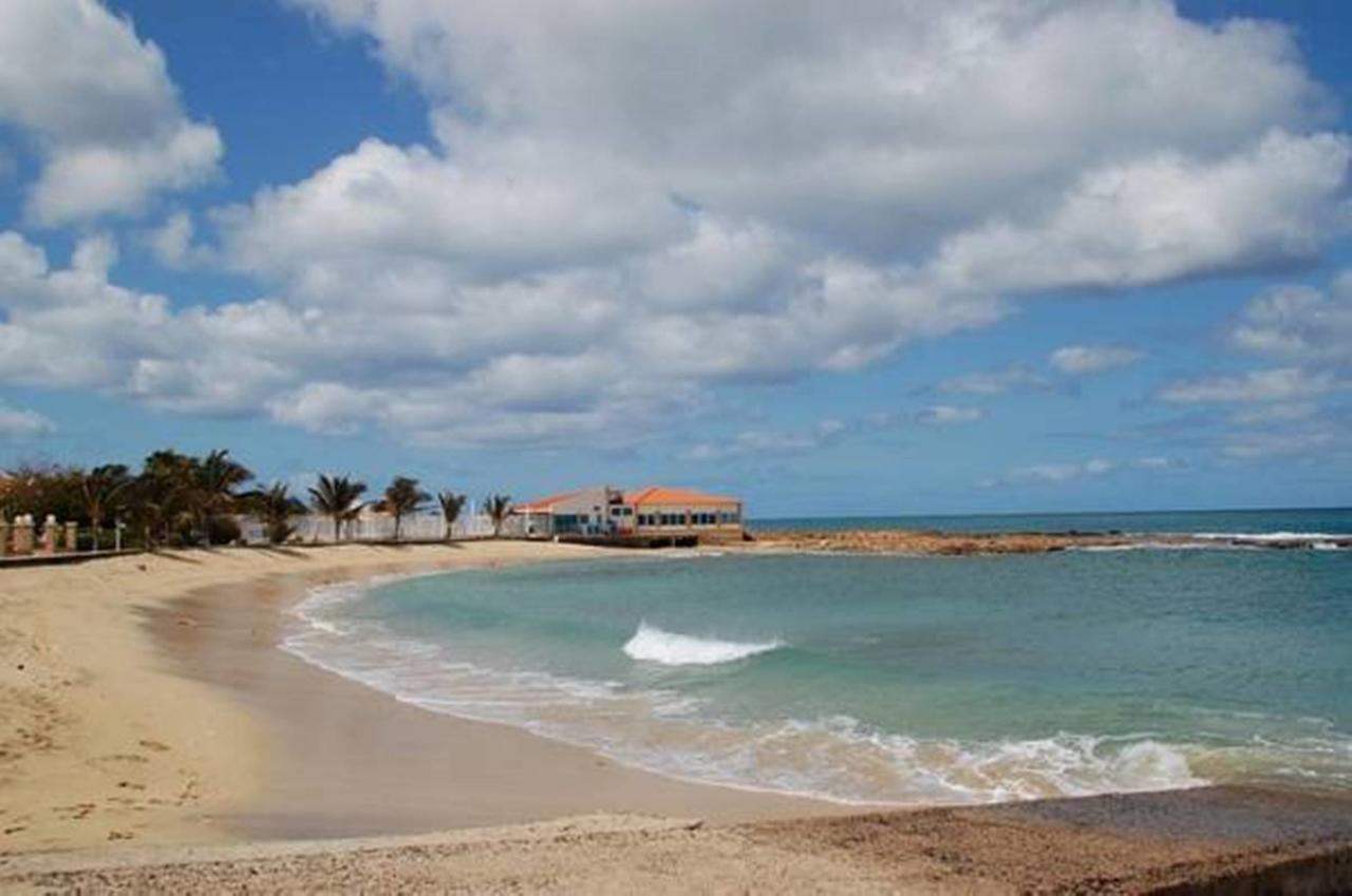 Hostels Holiday Cape Verde Santa Maria Bagian luar foto