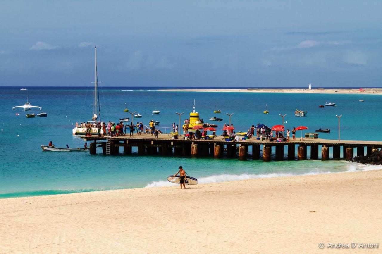 Hostels Holiday Cape Verde Santa Maria Bagian luar foto