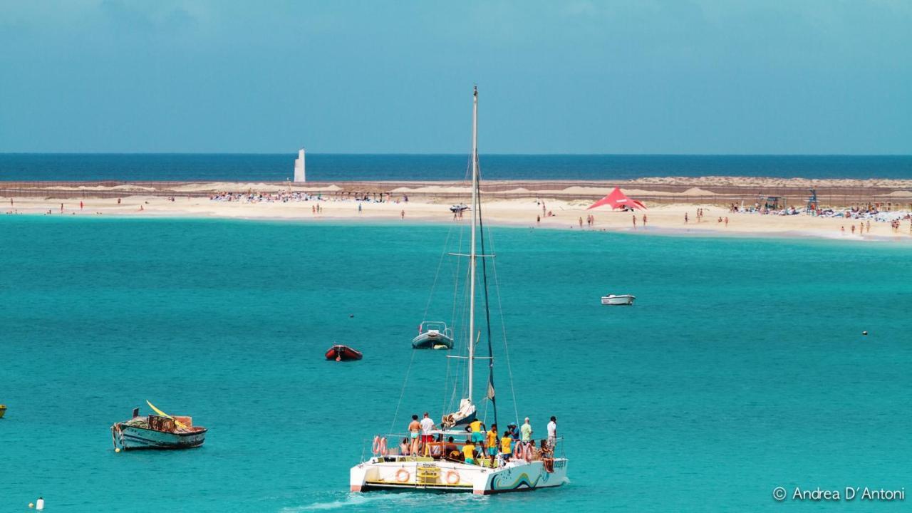 Hostels Holiday Cape Verde Santa Maria Bagian luar foto